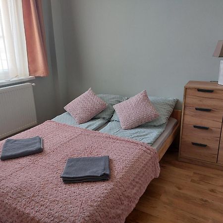 Akacvirag Airport Vendeghaz Apartment Debrecen Ngoại thất bức ảnh