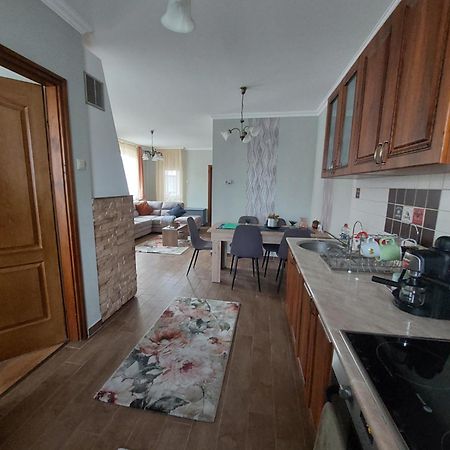 Akacvirag Airport Vendeghaz Apartment Debrecen Ngoại thất bức ảnh