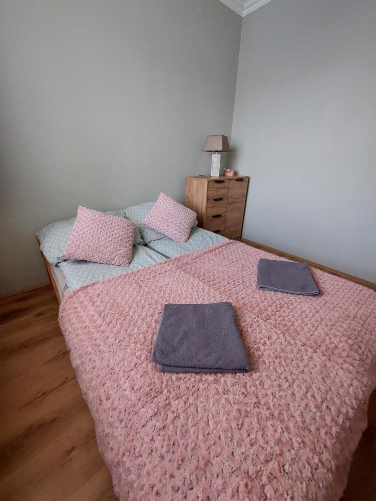 Akacvirag Airport Vendeghaz Apartment Debrecen Ngoại thất bức ảnh