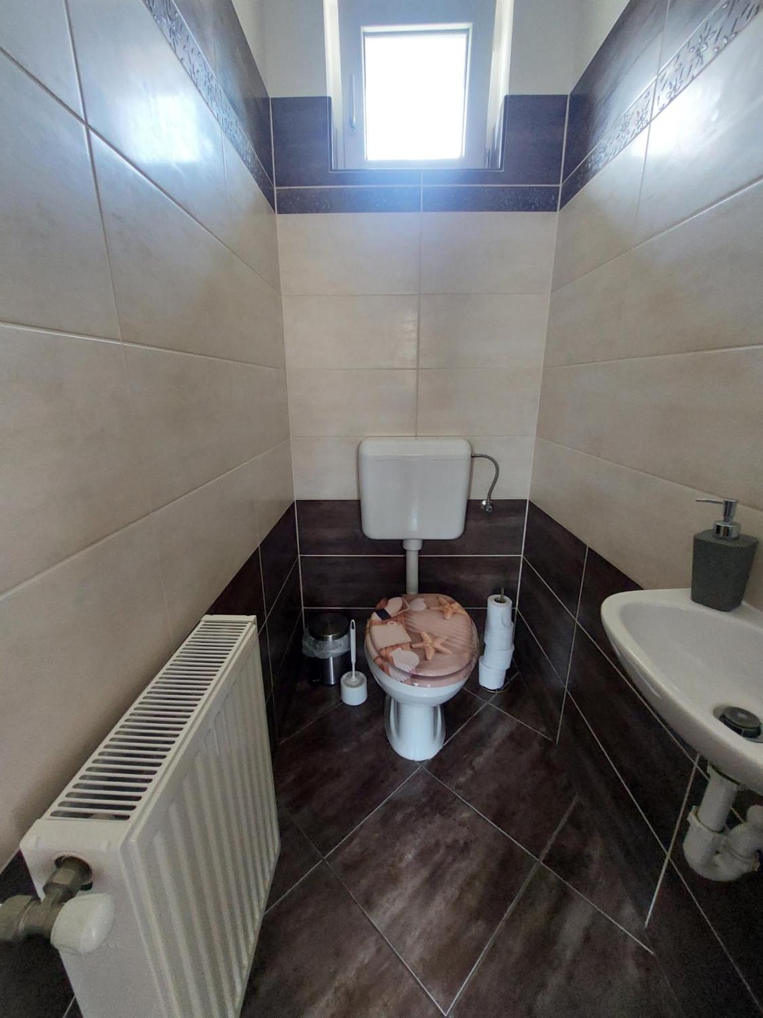 Akacvirag Airport Vendeghaz Apartment Debrecen Ngoại thất bức ảnh