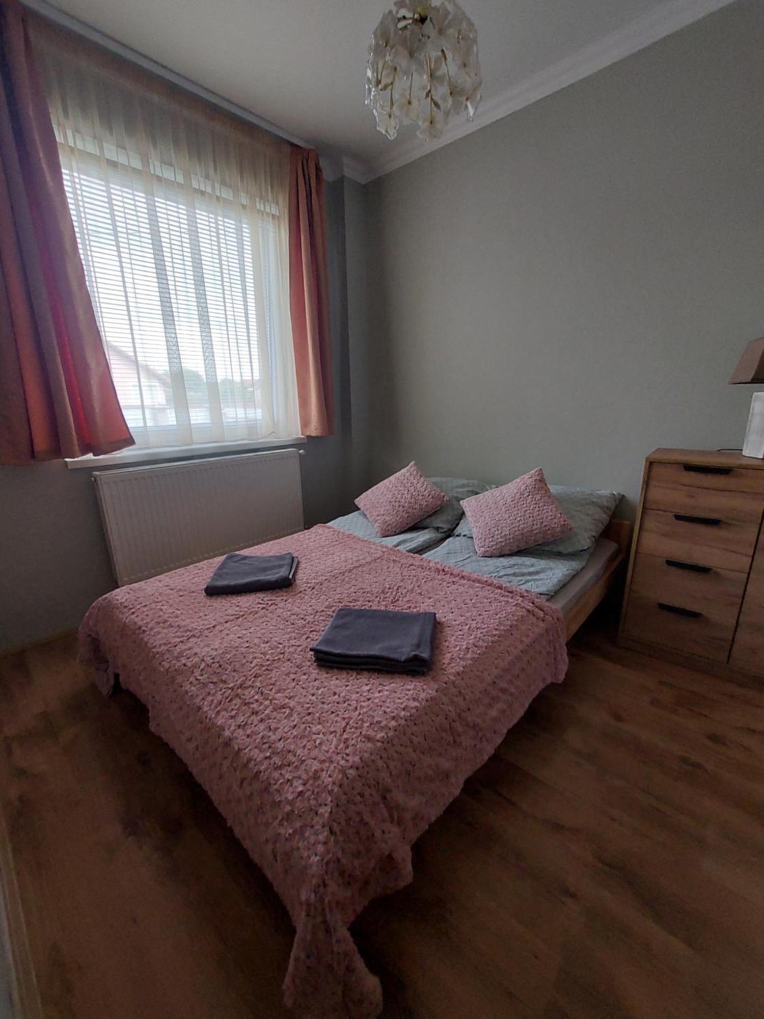 Akacvirag Airport Vendeghaz Apartment Debrecen Ngoại thất bức ảnh